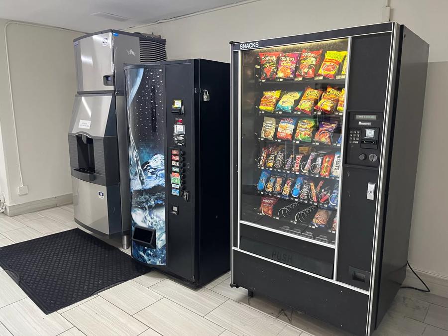 Red Roof Inn Haltom City Vending Image