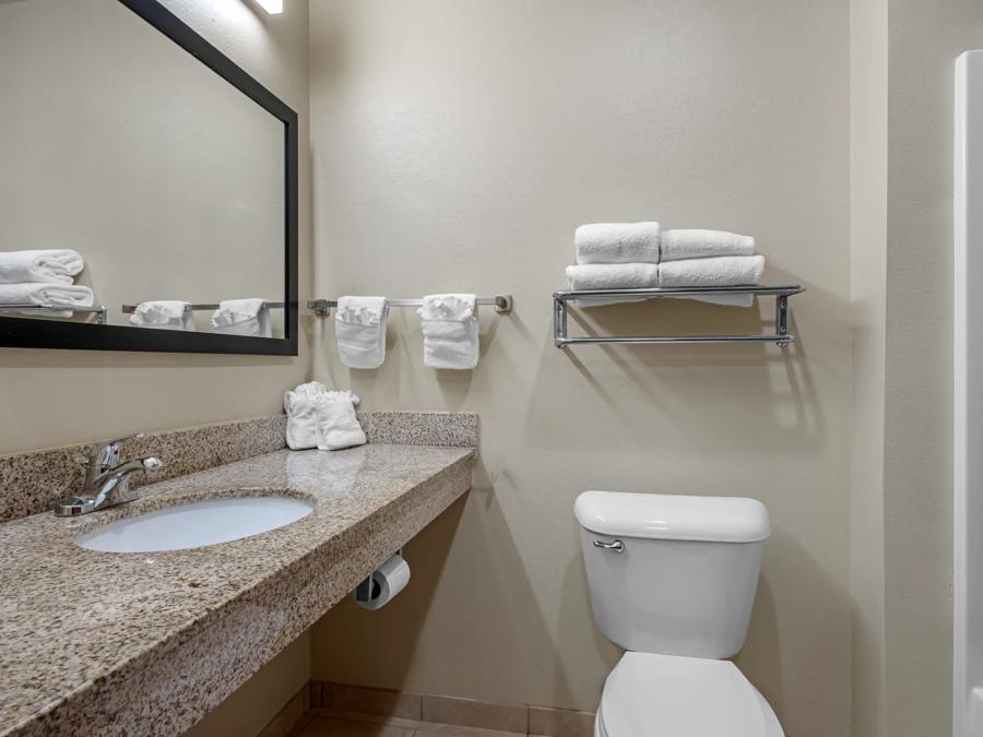 RRI1534_Bathroom 1 PRO Approved 7-21-26_4 Image