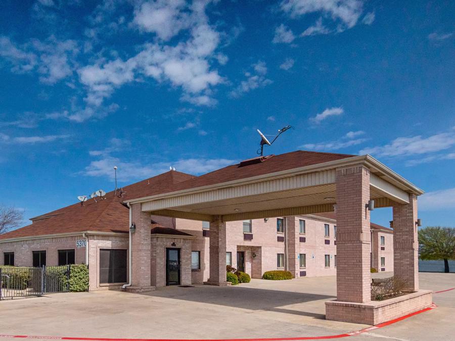 Red Roof Inn Fort Worth - Saginaw Property Exterior Image