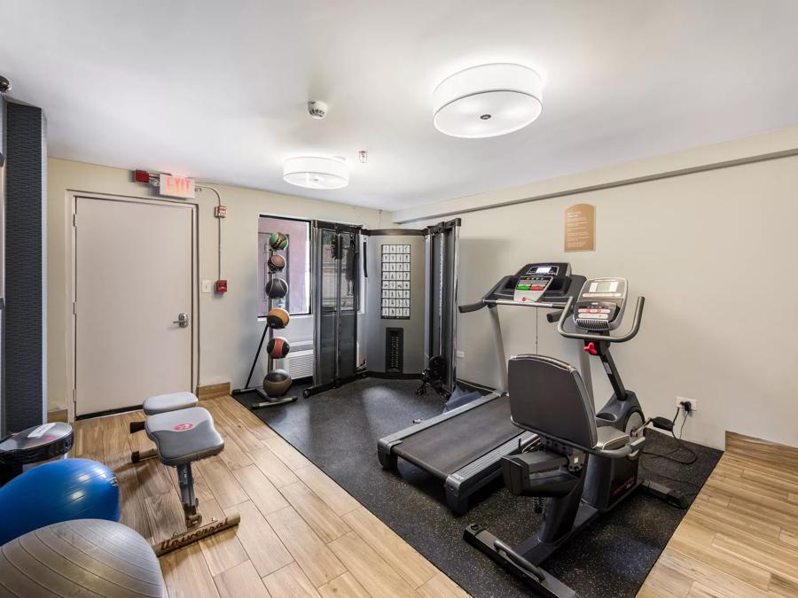 Red Roof Inn Morton Grove Onsite Fitness Facility Image