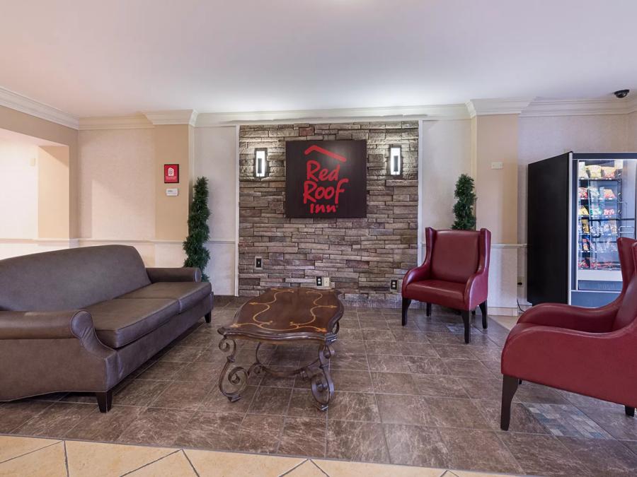 Red Roof Inn Etowah – Athens, TN Lobby Sitting Area Image Details