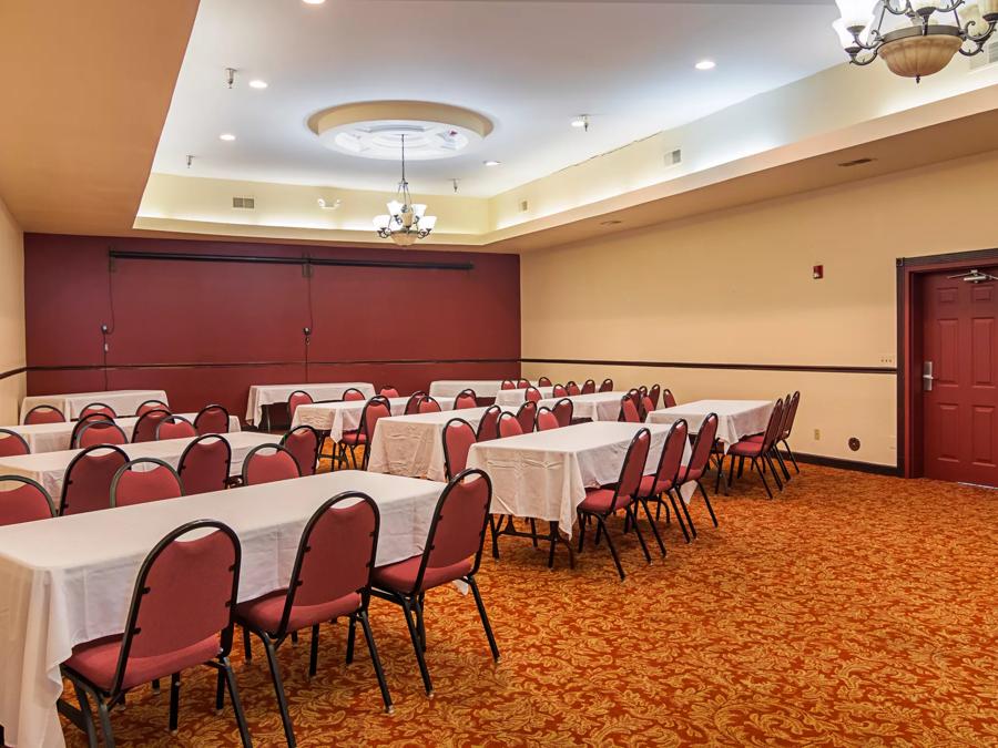 Red Roof Inn & Suites Lake Orion/Auburn Hills Meeting Room Image