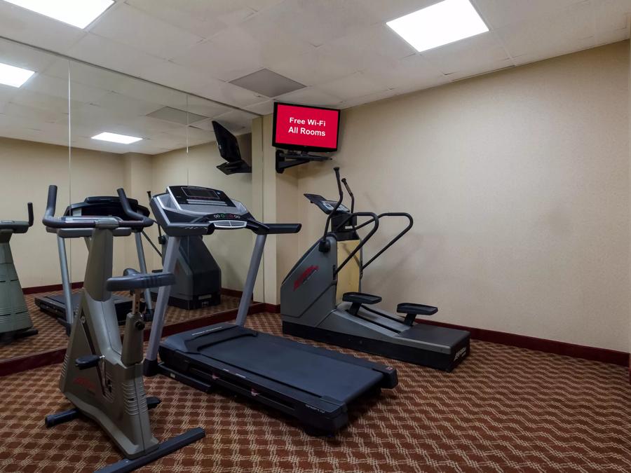 Red Roof Inn & Suites Newark - University Onsite Fitness Facility Image