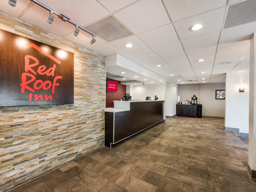 Red Roof Inn Birmingham South Lobby Image 