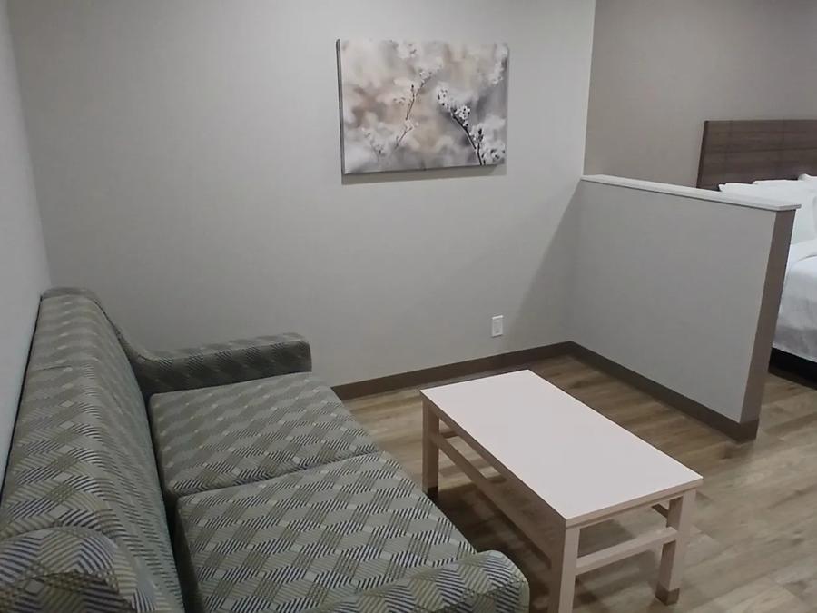 Red Roof Inn & Suites Euless - DFW Airport Southwest