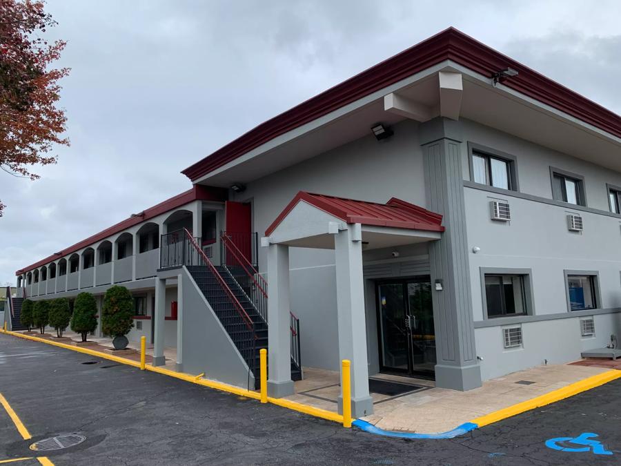 Red Roof Inn Copiague Exterior Image