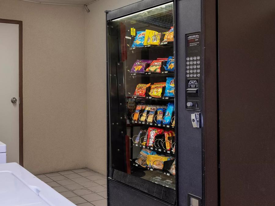 Red Roof Inn & Suites Oxford Vending Image