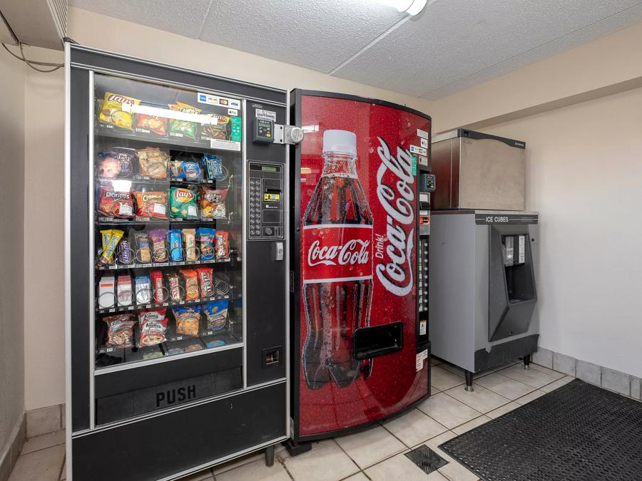 Red Roof Inn Atlanta – Smyrna/Ballpark Vending Image