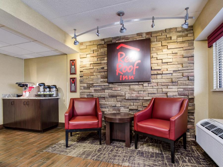Red Roof Inn Lexington Front Desk and Lobby Image