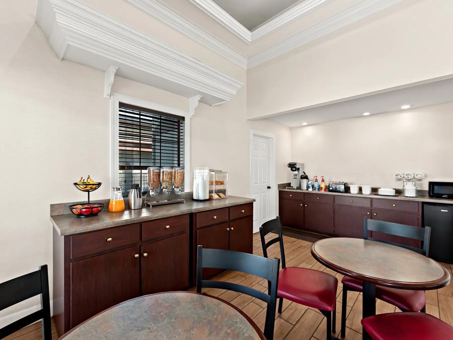 RRI970_Breakfast Area 2 PRO Approved 11-13-25 Image