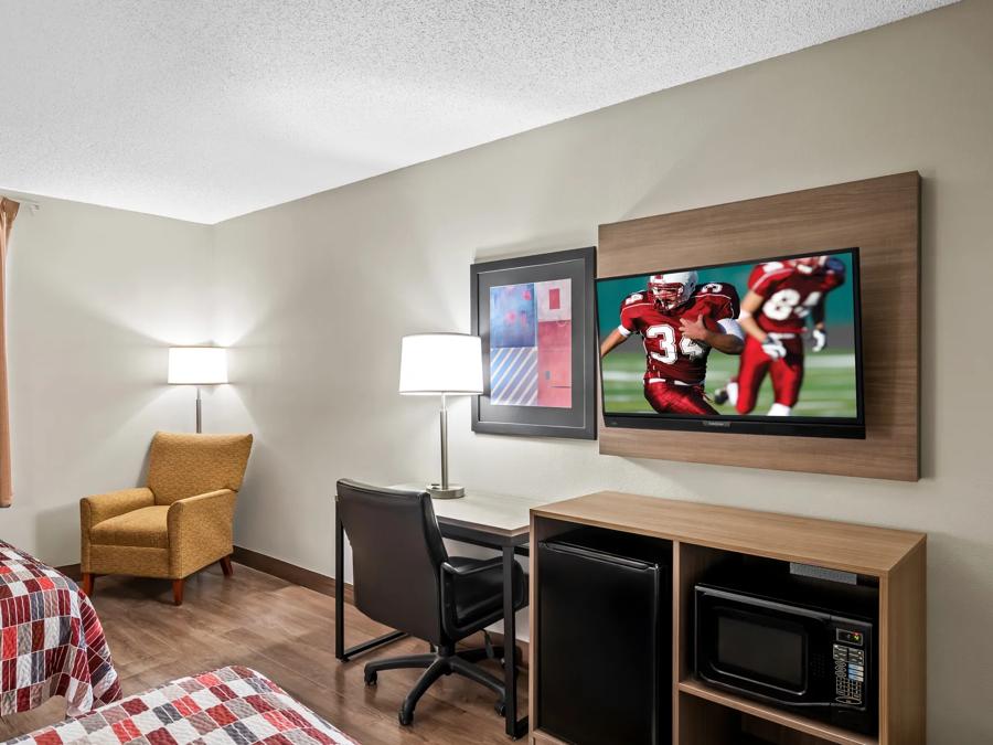 Red Roof Inn Etowah – Athens, TN Deluxe Double Bed Room Image