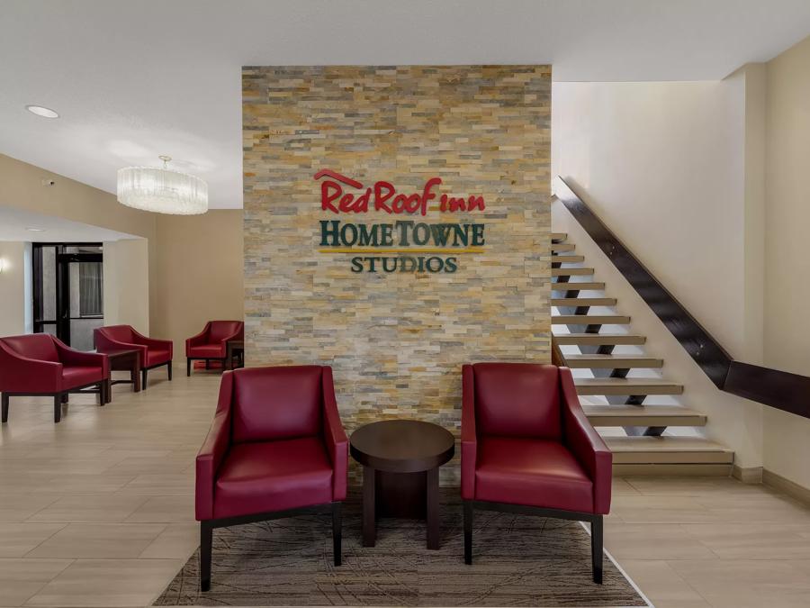 HomeTowne Studios Painted Lobby Image