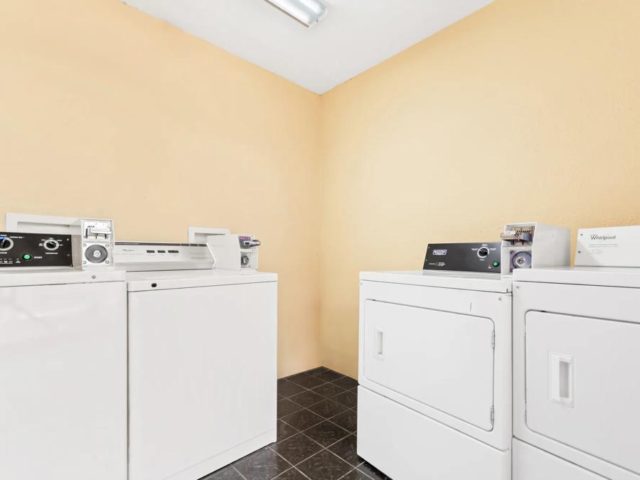 Red Roof Inn Berea Laundry Image