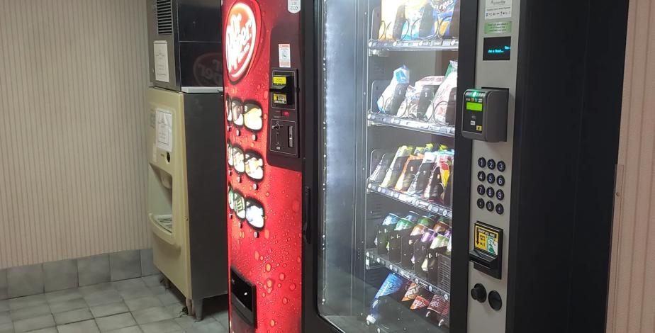 Red Roof Inn Branson Vending Image