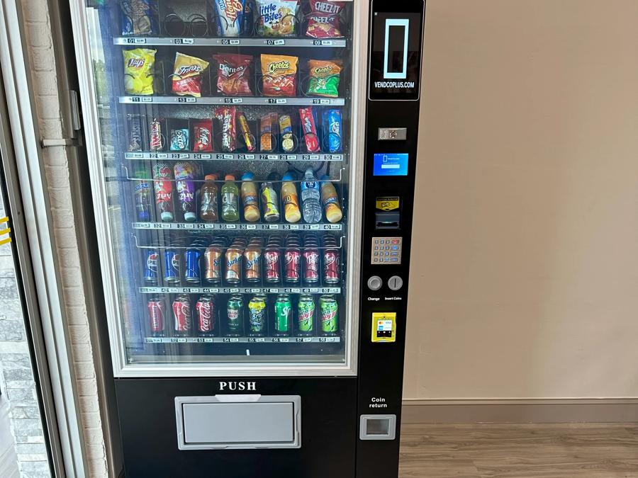 Red Roof Inn Richmond, VA Vending Image