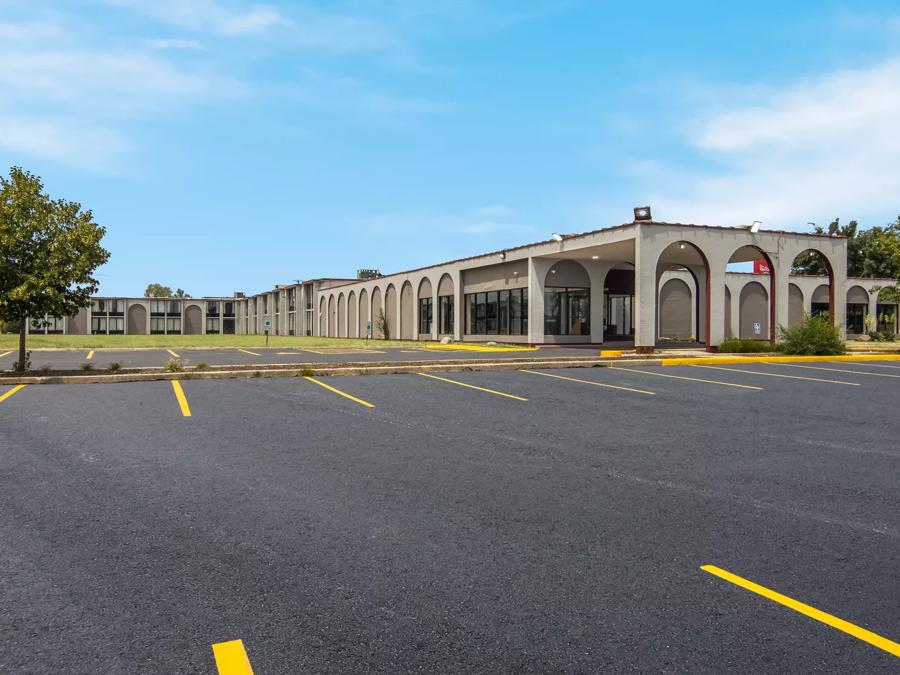 HomeTowne Studios & Conference Center Chicago – N Aurora/ Naperville 
