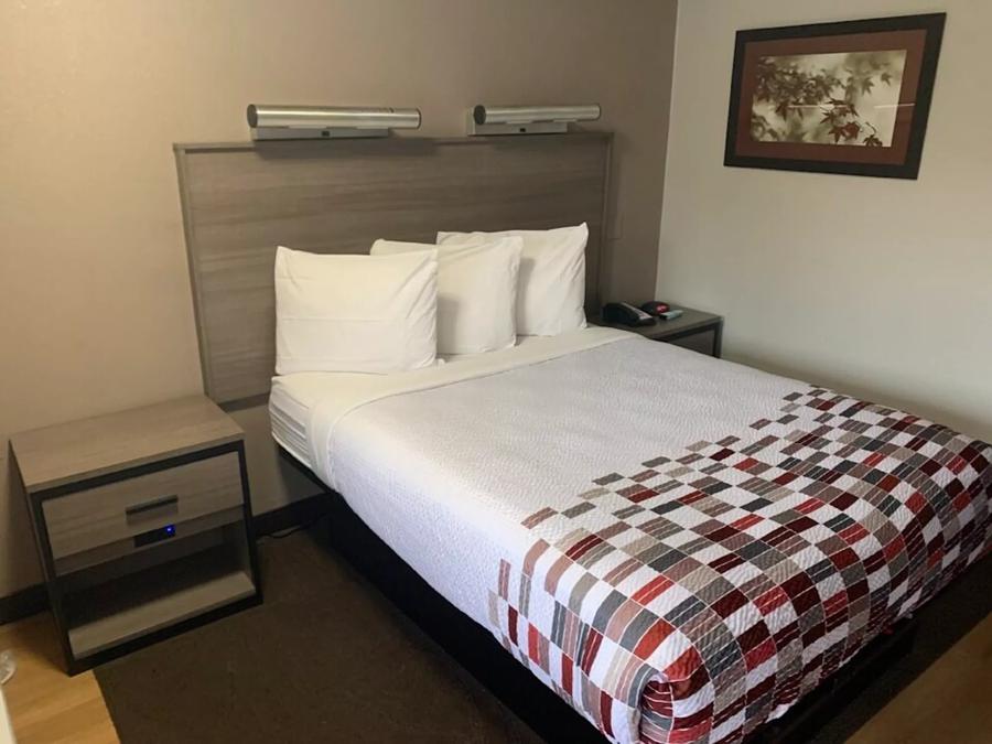 Red Roof Inn Princeton - Ewing Single Bed Image 