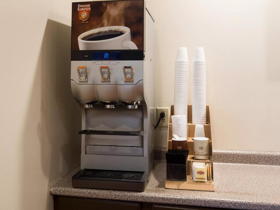 Red Roof Inn & Suites Wytheville Lobby Coffee Image