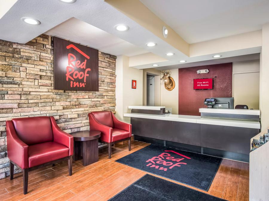 Red Roof Inn Caryville Front Desk Image