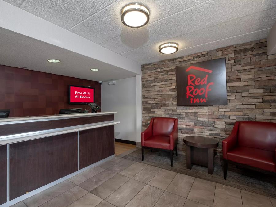 Red Roof Inn Washington DC - Lanham Front Desk and Lobby