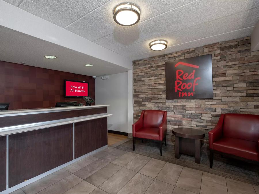 Red Roof Inn Washington DC - Lanham Front Desk and Lobby