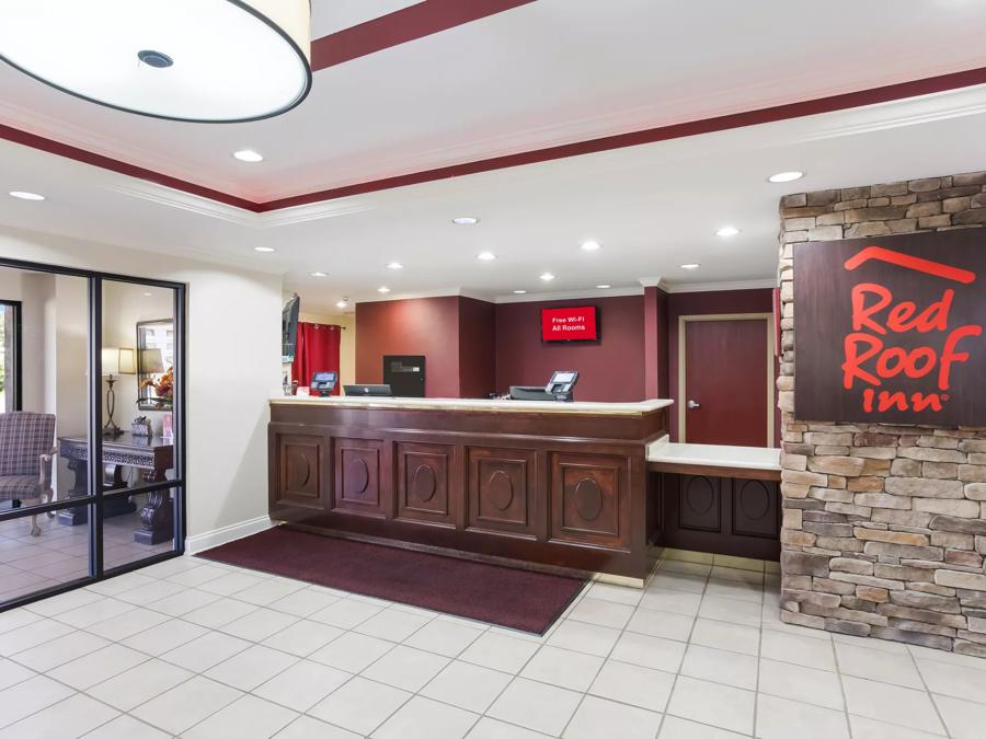 Red Roof Inn London I-75 Lobby Sitting Area Image