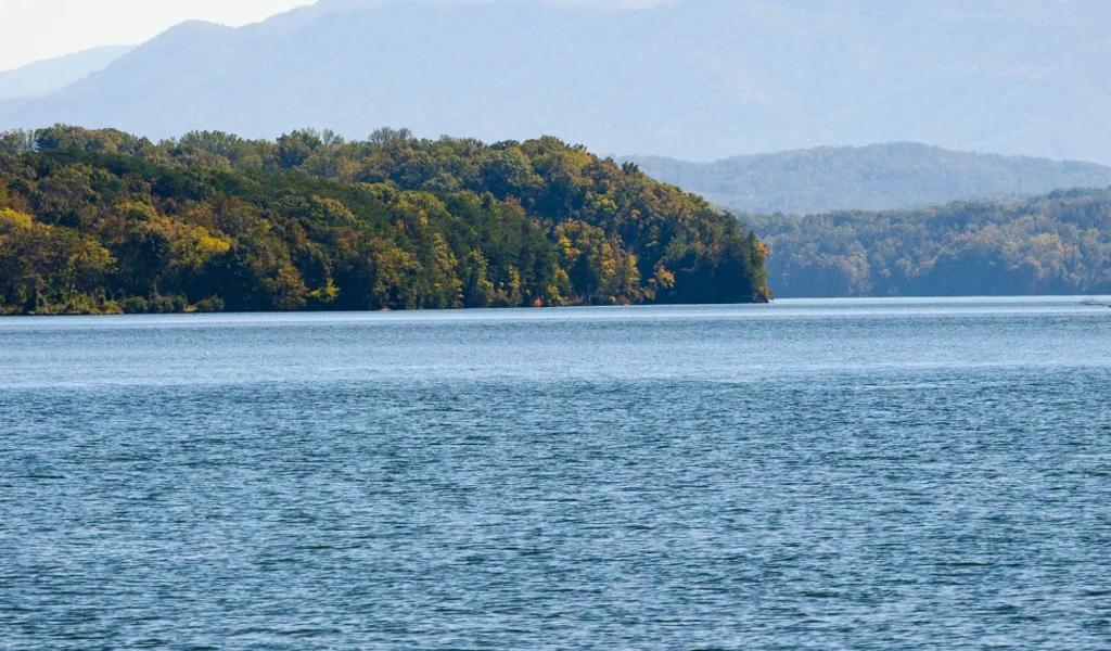 Lake with mountain backdrop