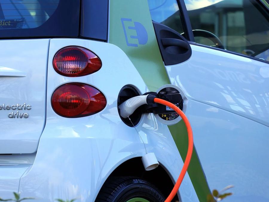805-electric-car-1458836-1920 image