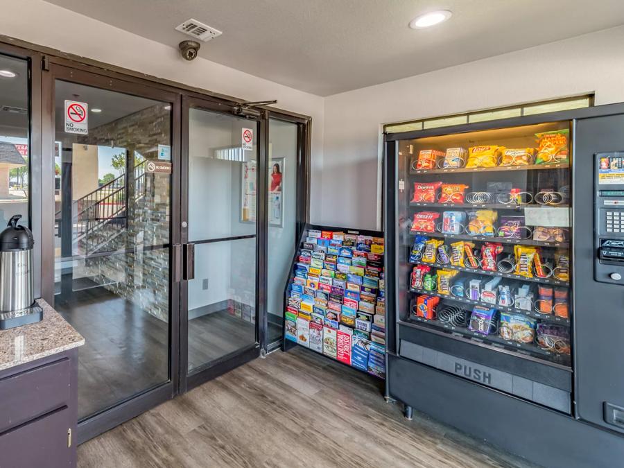 Red Roof Inn Dallas - Mesquite/ Fair Park NE Vending Image