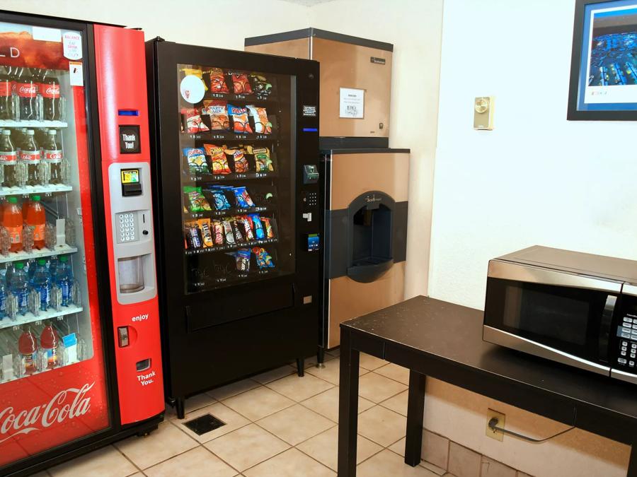 Red Roof Inn Richmond South Vending Image