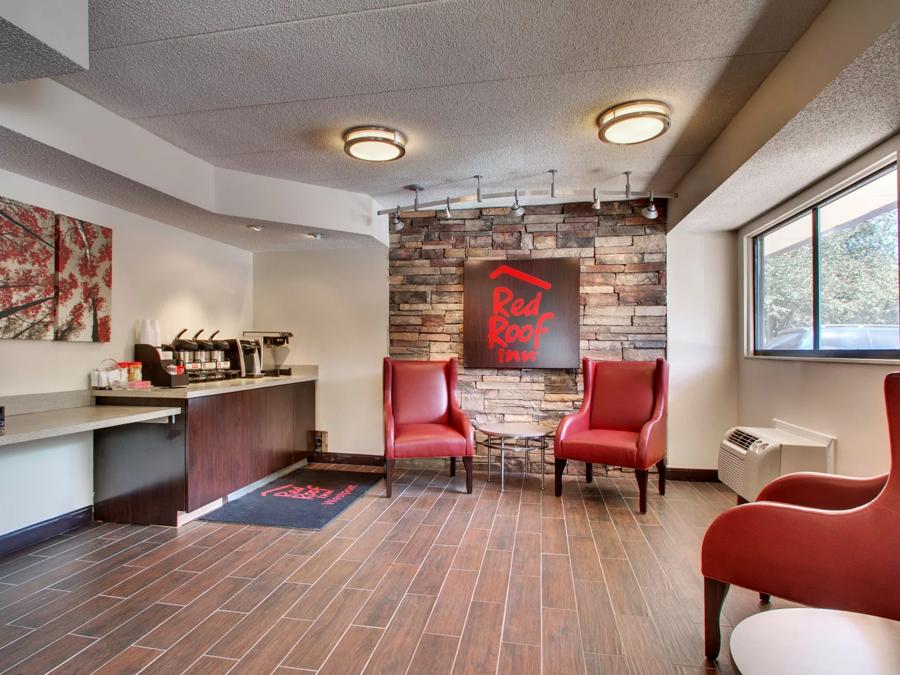 Red Roof Inn St Louis - Westport/ Maryland Heights Lobby Image