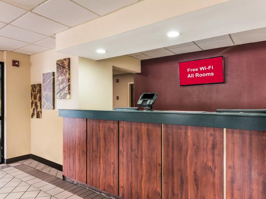 Red Roof Inn Texarkana Lobby Front Desk Image