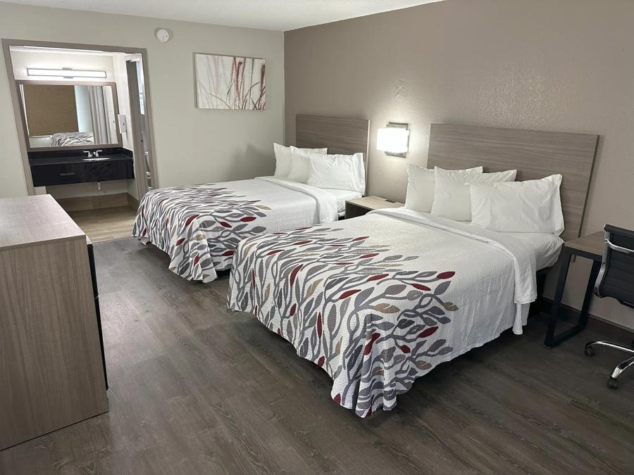 Red Roof Inn Richmond, VA Deluxe 2 Full Beds Non-Smoking Image