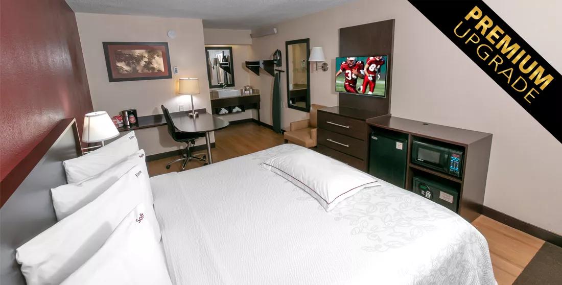Red Roof PLUS+ Washington DC - Oxon Hill Premium King Room Image
