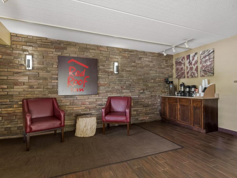 Red Roof Inn Hickory Front Desk and Lobby Image Details