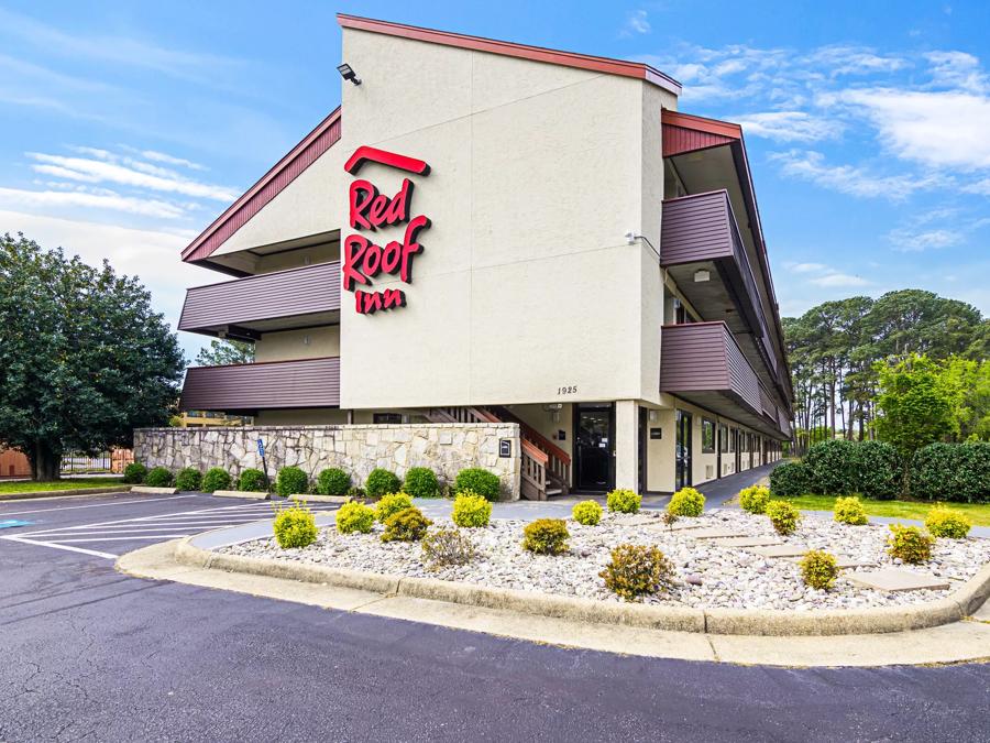 Red Roof Inn Hampton Coliseum & Convention Center Property Exterior