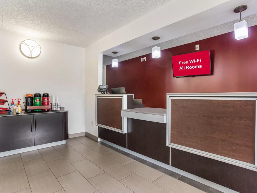 Red Roof Inn Monteagle - I-24 Front Desk Image