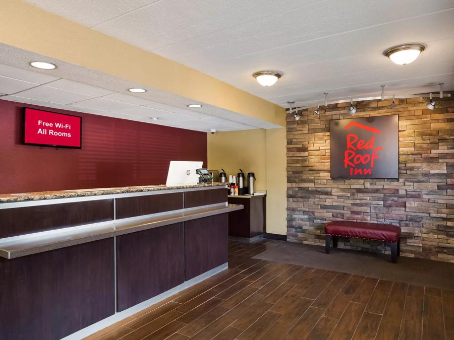 Red Roof Inn Wilkes-Barre Arena Front Desk and Lobby Room