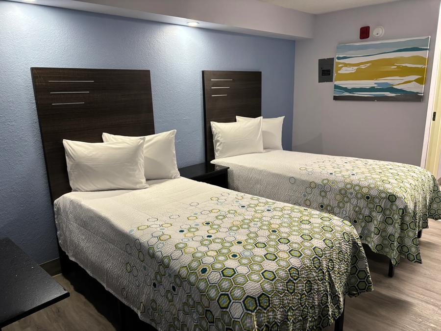 HTS1554_Two Twin Beds 1 TEMP Approved 8-27-26_NE2T Image