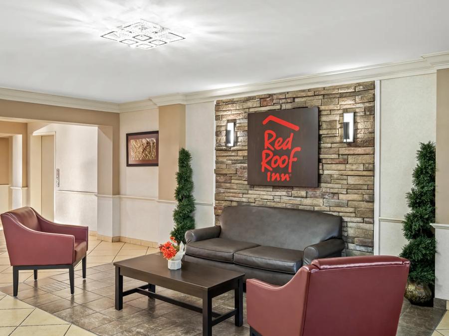Red Roof Inn Etowah – Athens, TN Lobby Sitting Area Image Details