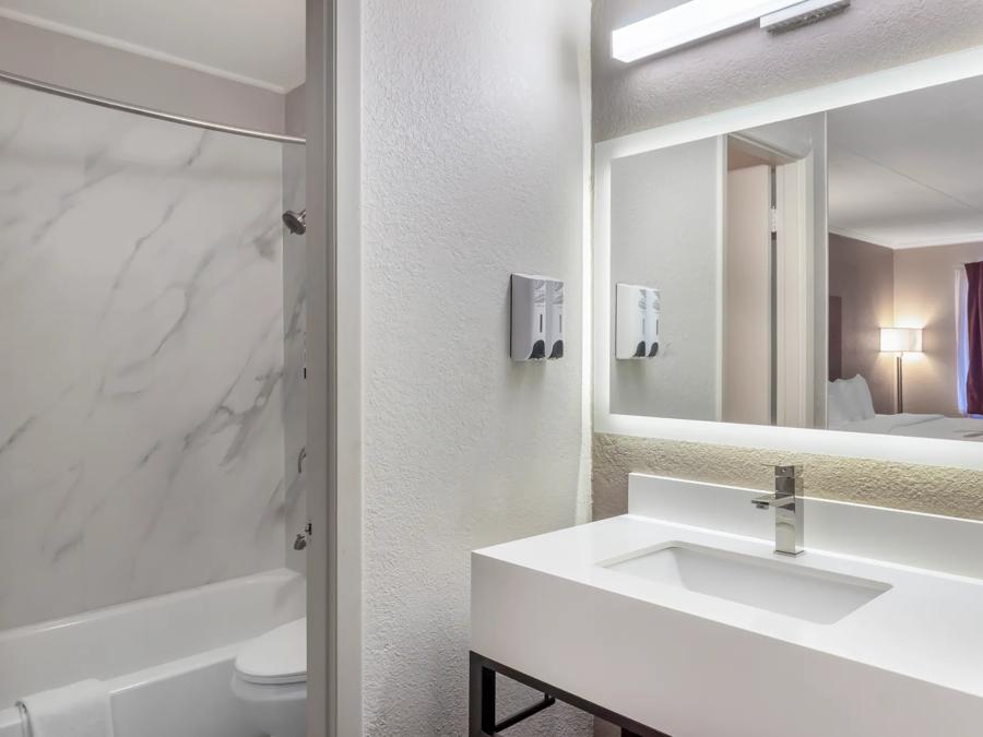 RRI1499_Bathroom 3 PRO Approved 7-2-26 image