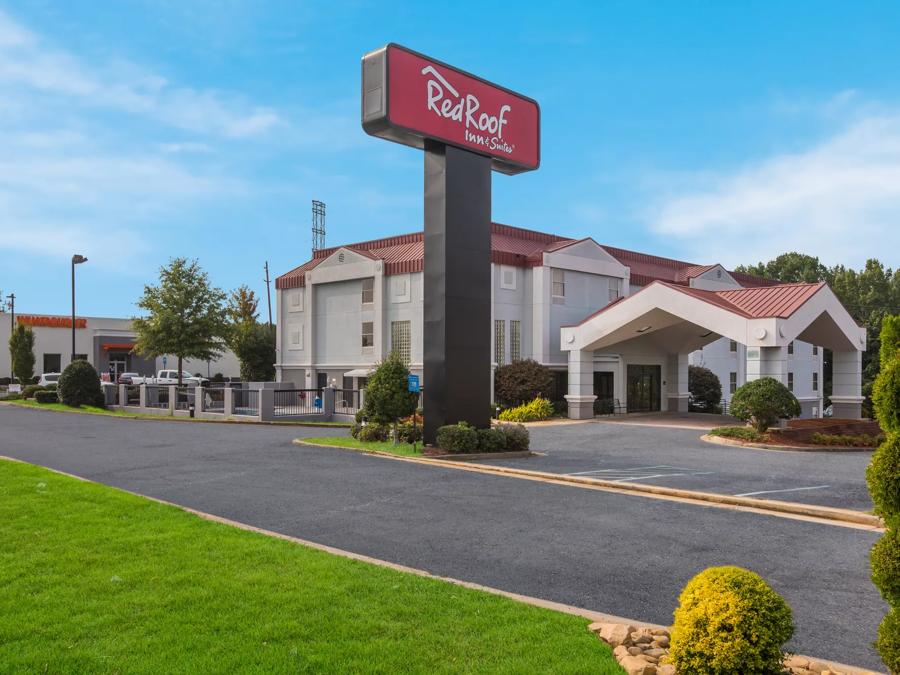 Red Roof Inn & Suites Newnan Exterior Property Image