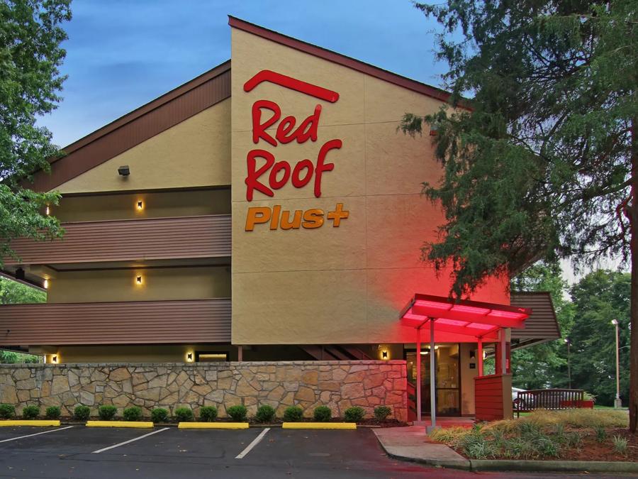 Red Roof PLUS+ Atlanta - Buckhead Exterior Image
