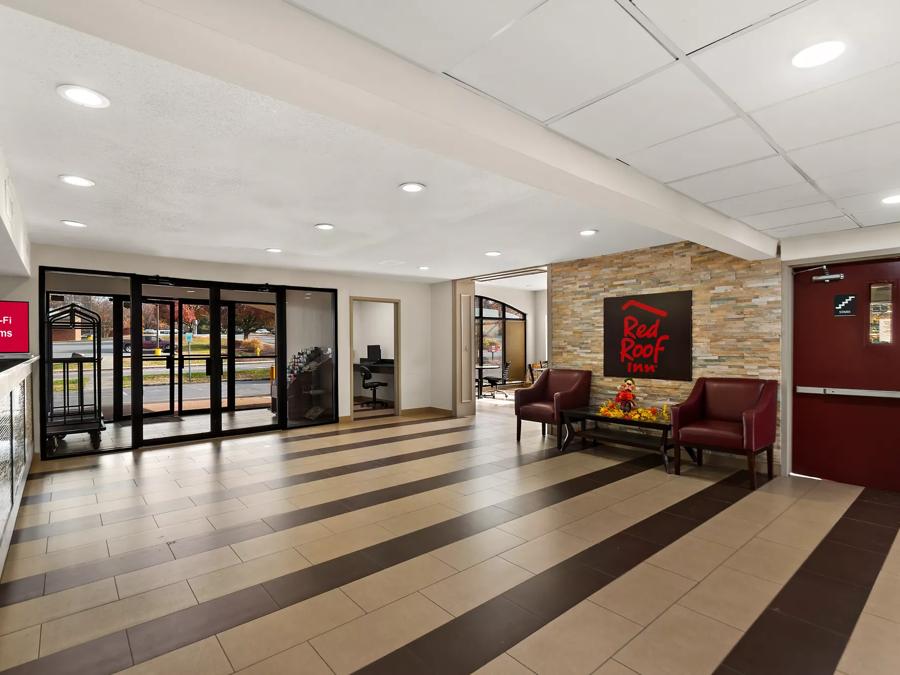 Red Roof Inn Martinsburg Lobby Image