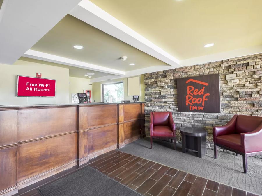 Red Roof Inn Columbus Northeast - Westerville Front Desk and Lobby