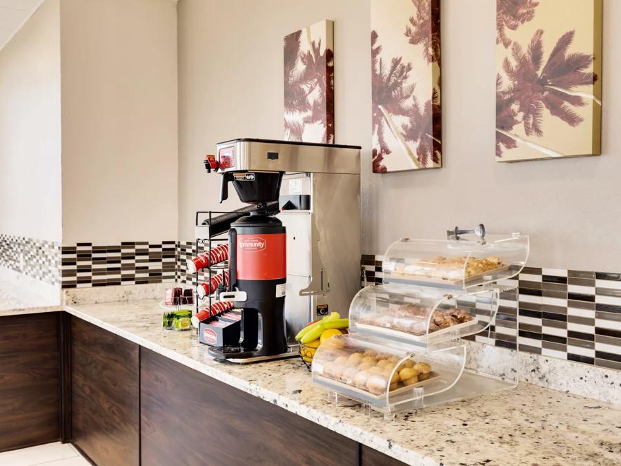 Red Roof Inn Gulfport - Biloxi Airport Lobby Coffee Image