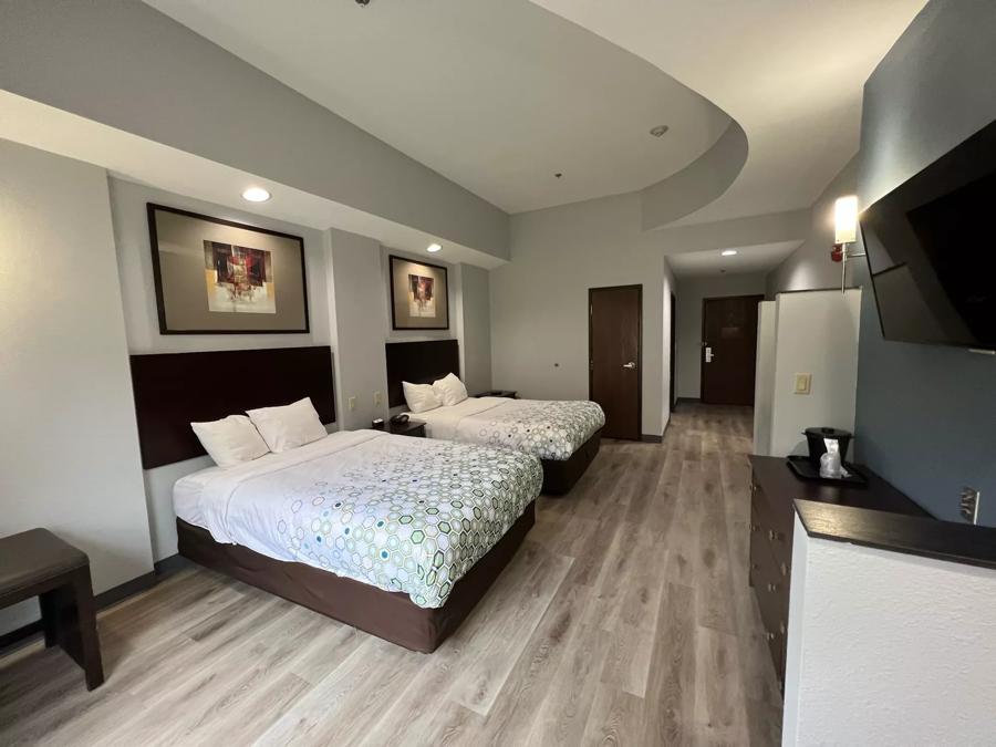 HomeTowne Studios & Suites Washington Suite 1 King Bed & 1 Full Bed Non-Smoking Image