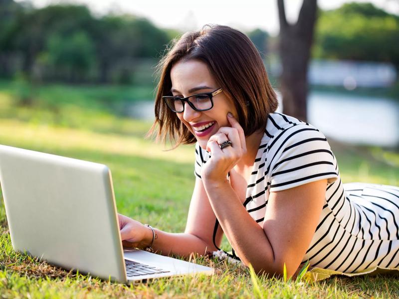 girl on computer