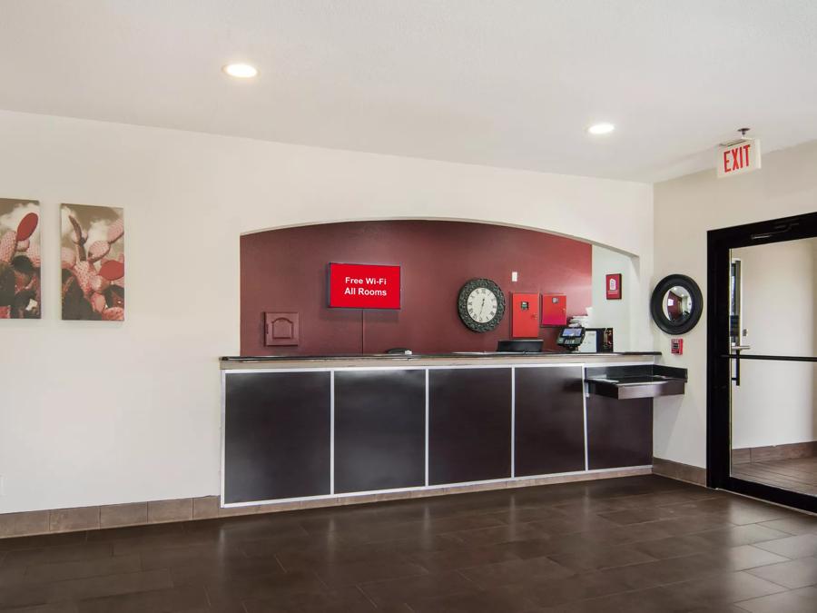 Red Roof Inn Fort Worth - Saginaw Front Desk Image