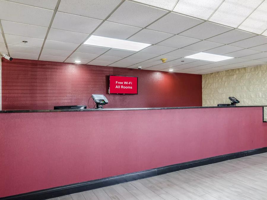Red Roof Inn & Conference Center Wichita Airport Front Desk Image
